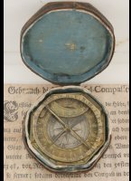 Augsburg pocket sundial in original box with antique printed manual of Ludovicus Theodoris Mller. ca 1760 (magnetic declination of ca. 18 degrees). 56 x 59 mm