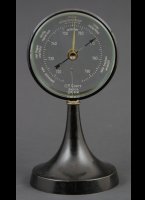 C.P. Goertz, Berlin D.R.G.M. barometer. German text. Height 17 cm, diameter 8,5 cm.