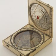 Ivory 'Bloud' type diptych sundial by 'Berville à Dieppe' ca 1660-1690