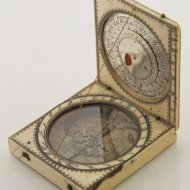 Ivory 'Bloud' type diptych sundial by 'Berville  Dieppe' ca 1660-1690