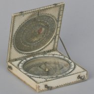 Ivory 'Bloud'-type diptych sundial. Signed : 'Jacques Senecal a Dieppe Fecit'. ca. 1660