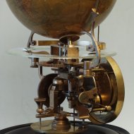 pendule Cosmographique 'Mouret de Ch. Henard & Cie a Paris' with world globe on top.